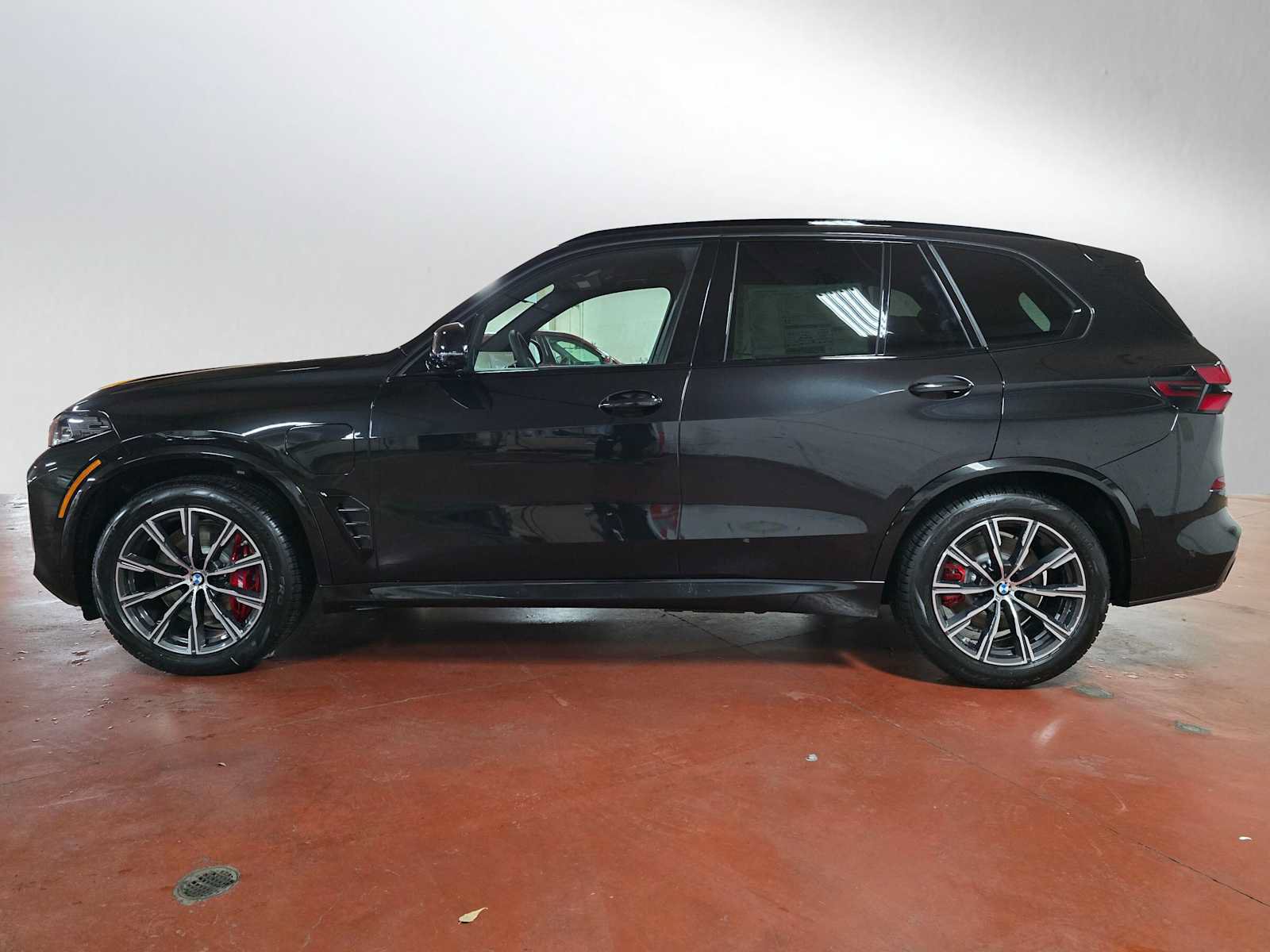 Used 2026 BMW X5 xDrive50e w/ M Sport Package AWD/4WD image 6