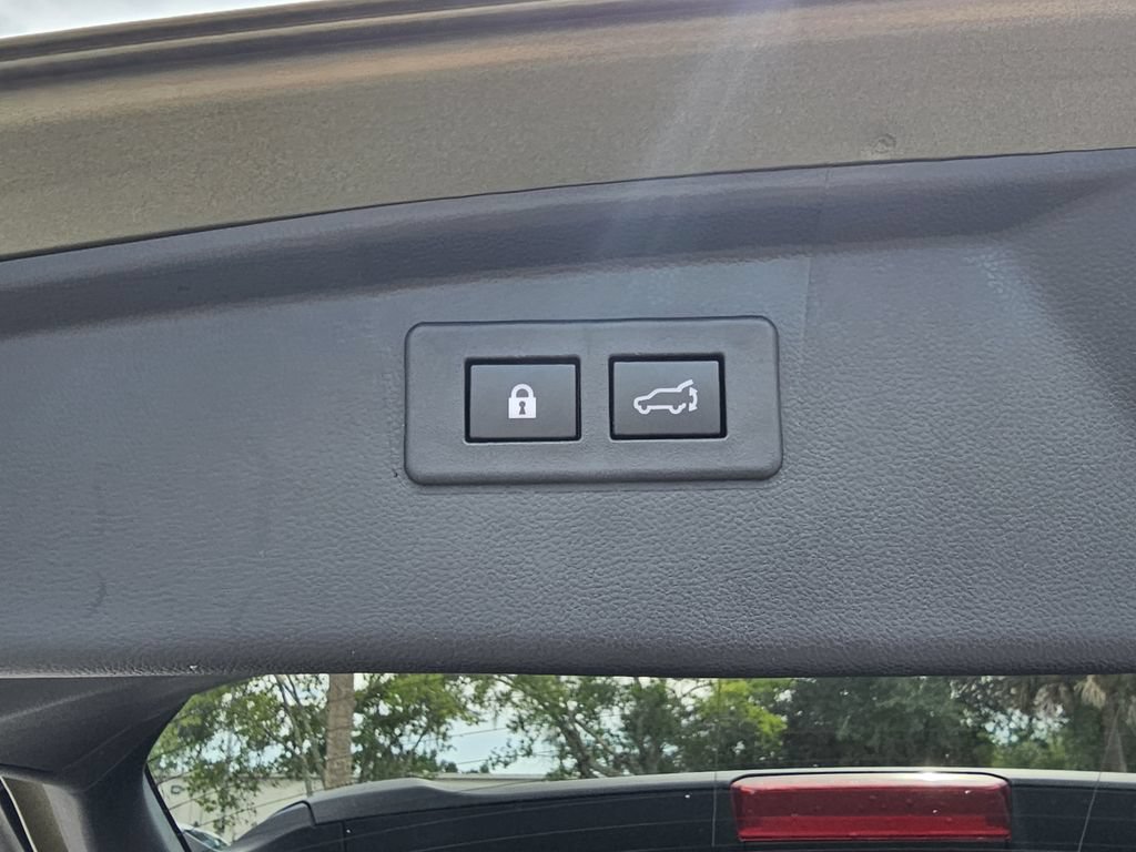 Certified 2022 Subaru Outback Limited w/ Popular Package #2 AWD/4WD image 10