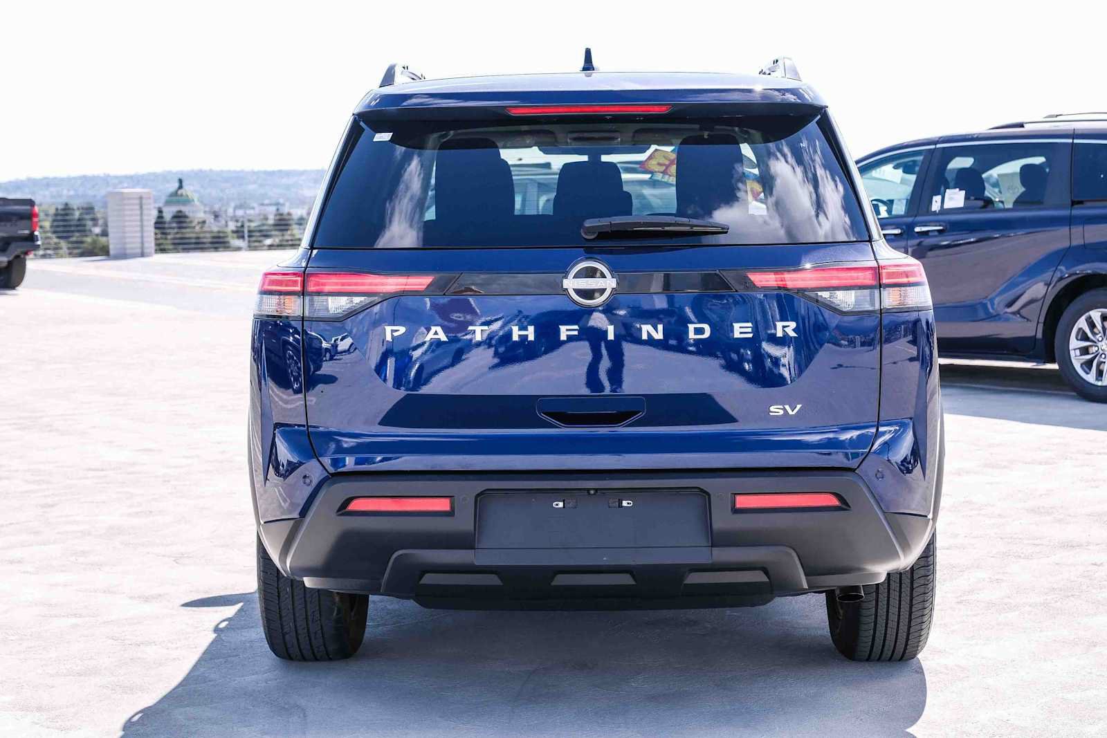 Used 2024 Nissan Pathfinder SV FWD image 5
