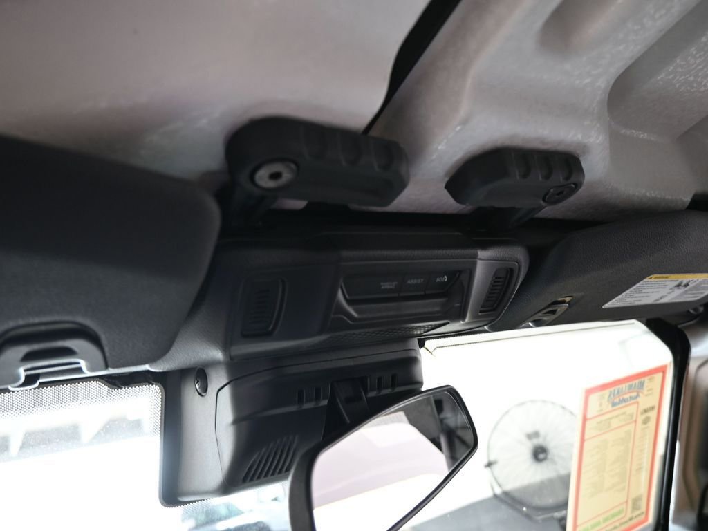 Used 2024 Jeep Gladiator Sport w/ Premium Package image 28