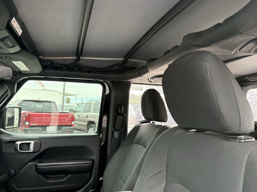 Used 2019 Jeep Wrangler Sport image 22