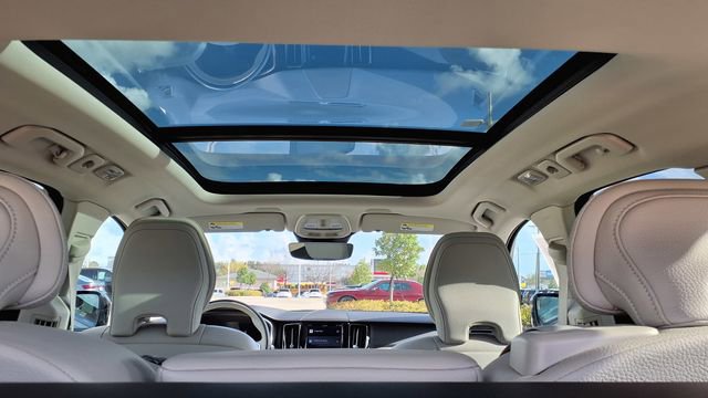 Certified 2023 Volvo XC60 B5 Plus w/ Climate Package image 21