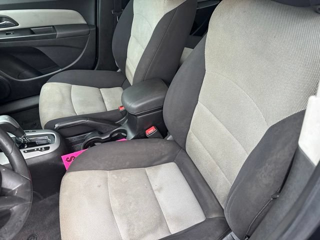 Used 2013 Chevrolet Cruze LS FWD image 22