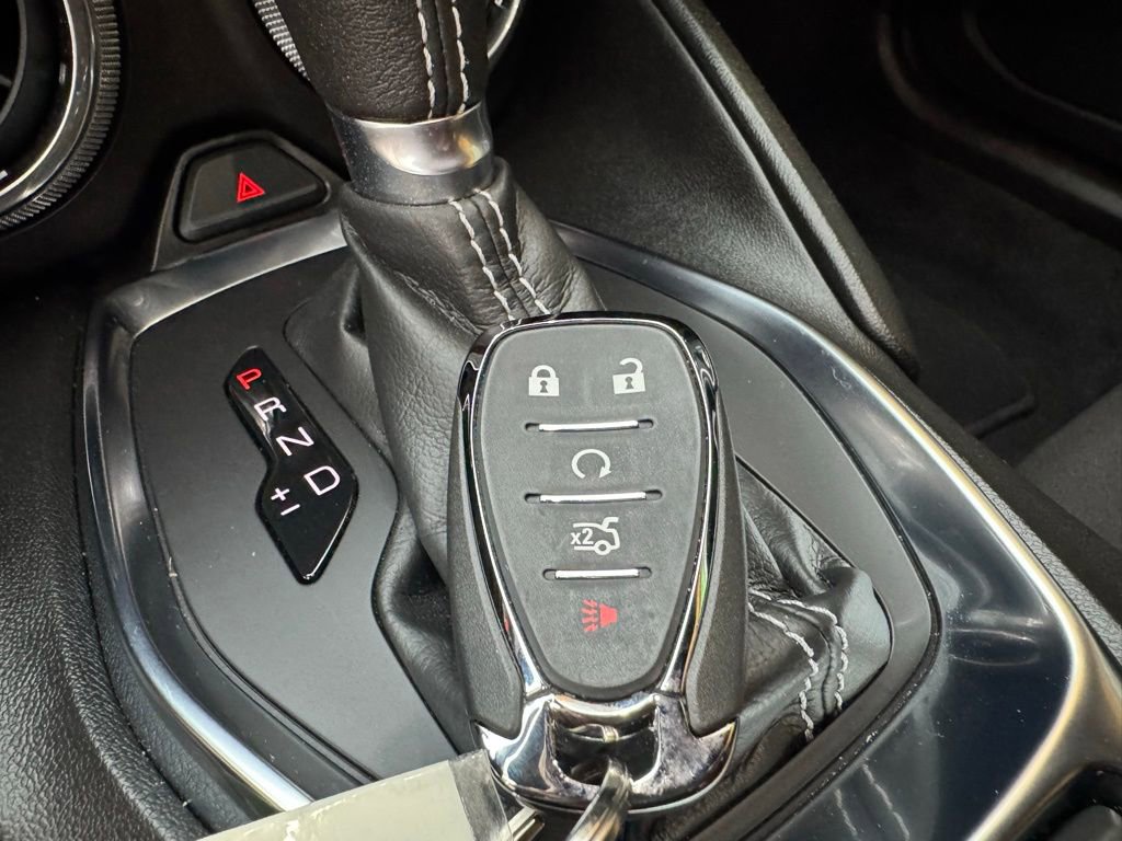 Used 2022 Chevrolet Camaro LT w/ RS Package image 28
