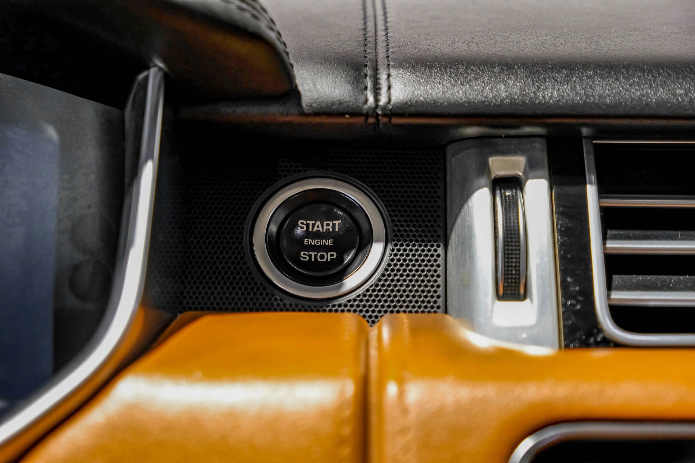 Used 2016 Land Rover Range Rover Autobiography image 33