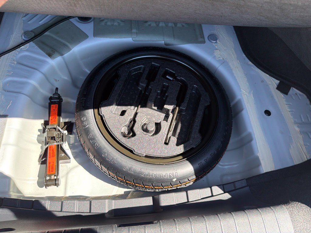 Used 2024 Nissan Sentra SV FWD image 17
