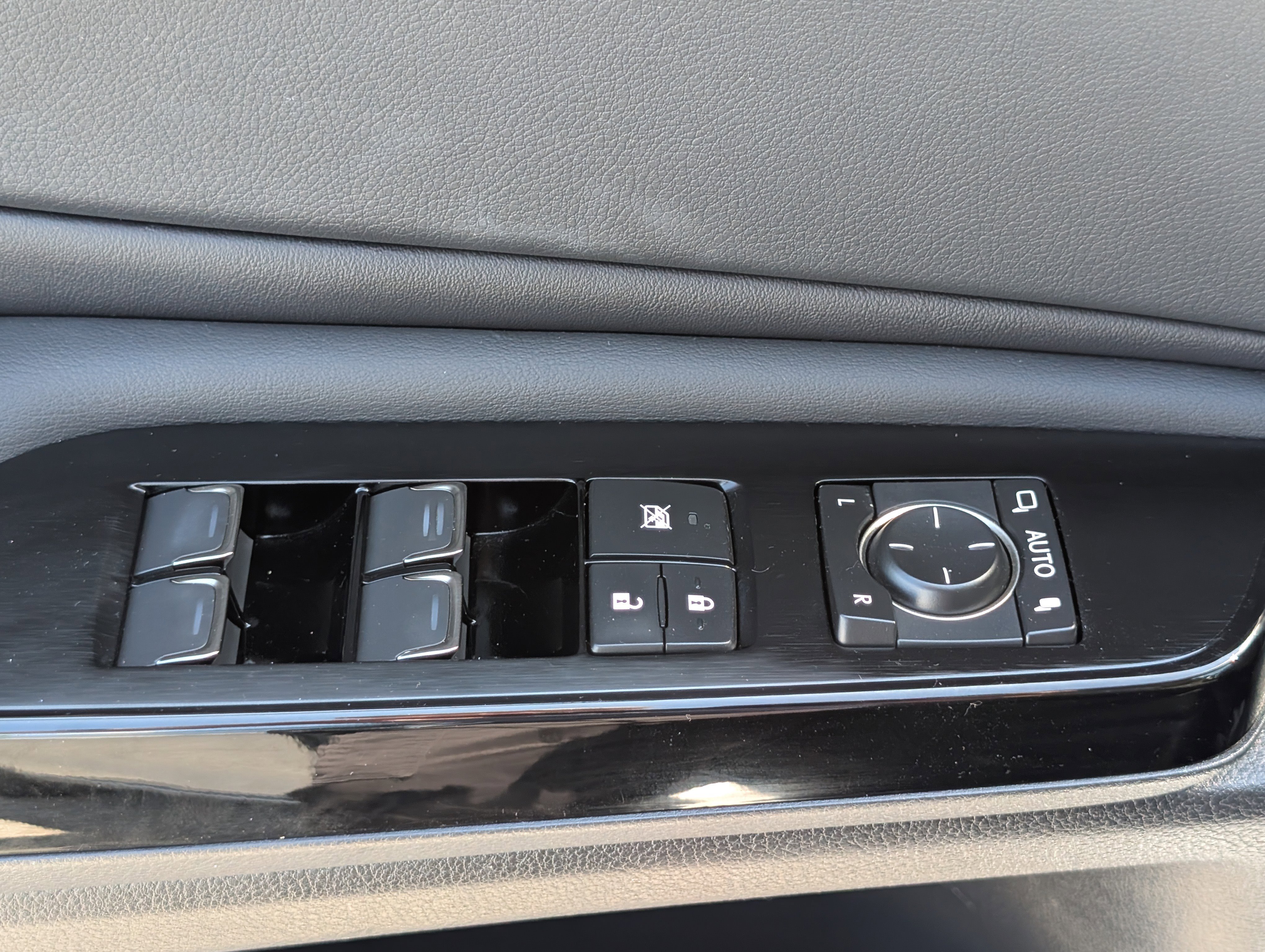 Used 2023 Lexus ES 250 w/ Premium Package AWD/4WD image 18