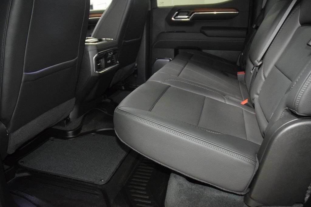 Used 2024 GMC Sierra 1500 Denali w/ Technology Package AWD/4WD image 41