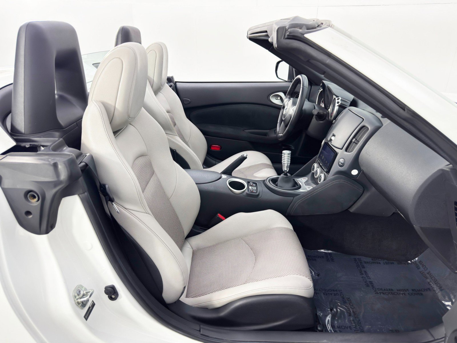 Used 2014 Nissan 370Z Touring w/ Sport Package image 14