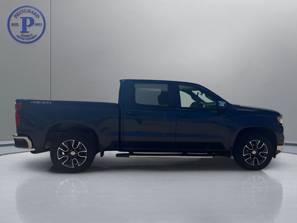 Used 2023 Chevrolet Silverado 1500 LT AWD/4WD image 24