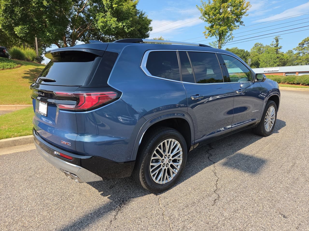 Used 2026 GMC Acadia Denali w/ Super Cruise Package FWD image 8