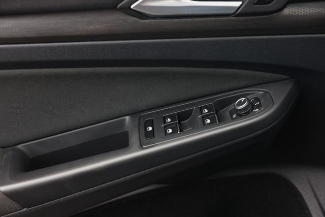 Used 2022 Volkswagen GTI SE FWD image 50