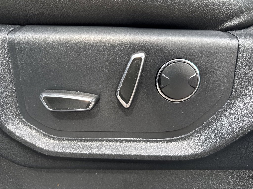 Used 2017 Ford F350 Lariat w/ Chrome Package image 34