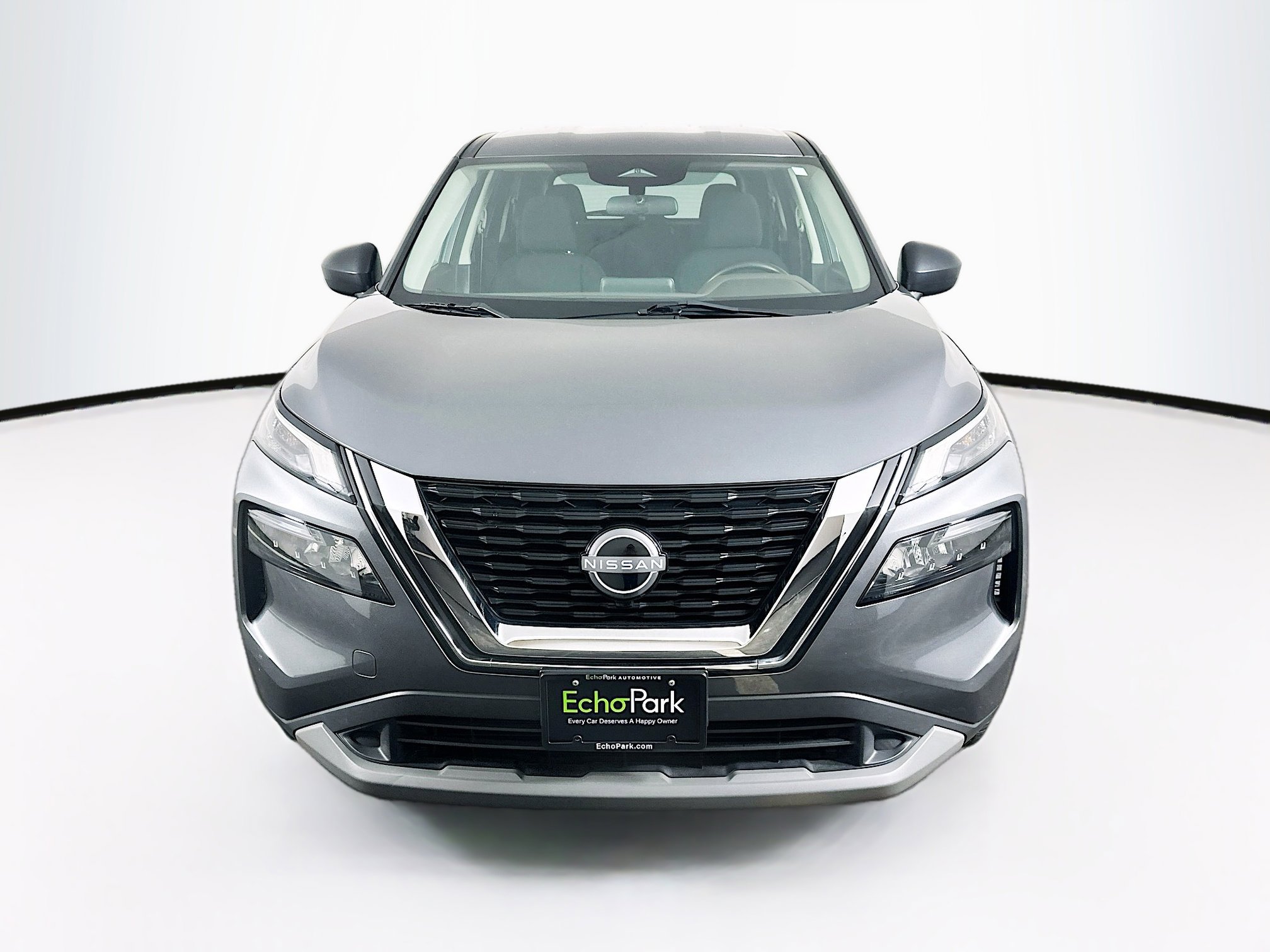 Used 2023 Nissan Rogue S image 2