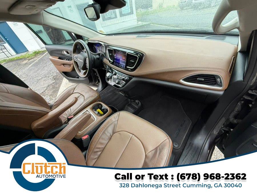 Used 2017 Chrysler Pacifica Limited FWD image 23