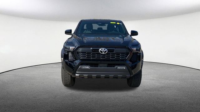 Used 2025 Toyota Tacoma TRD Off-Road AWD/4WD image 2