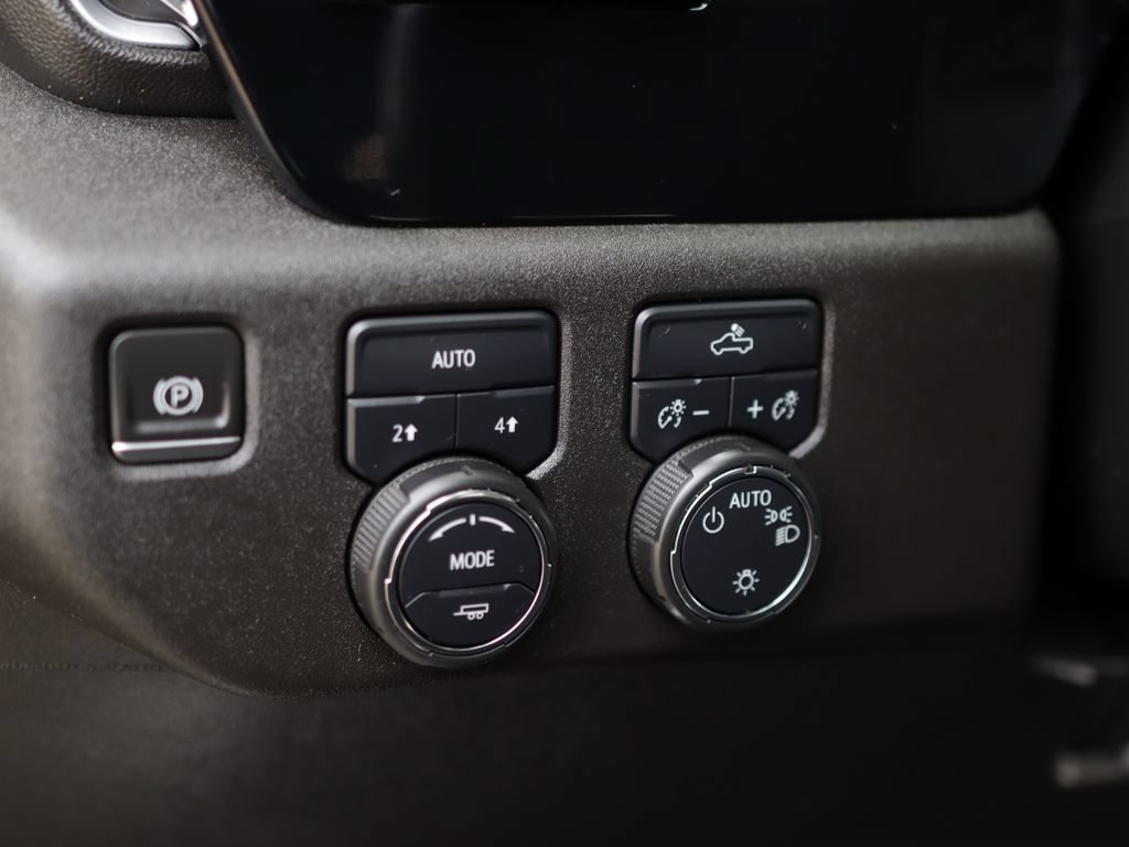 Used 2023 Chevrolet Silverado 1500 LT AWD/4WD image 10
