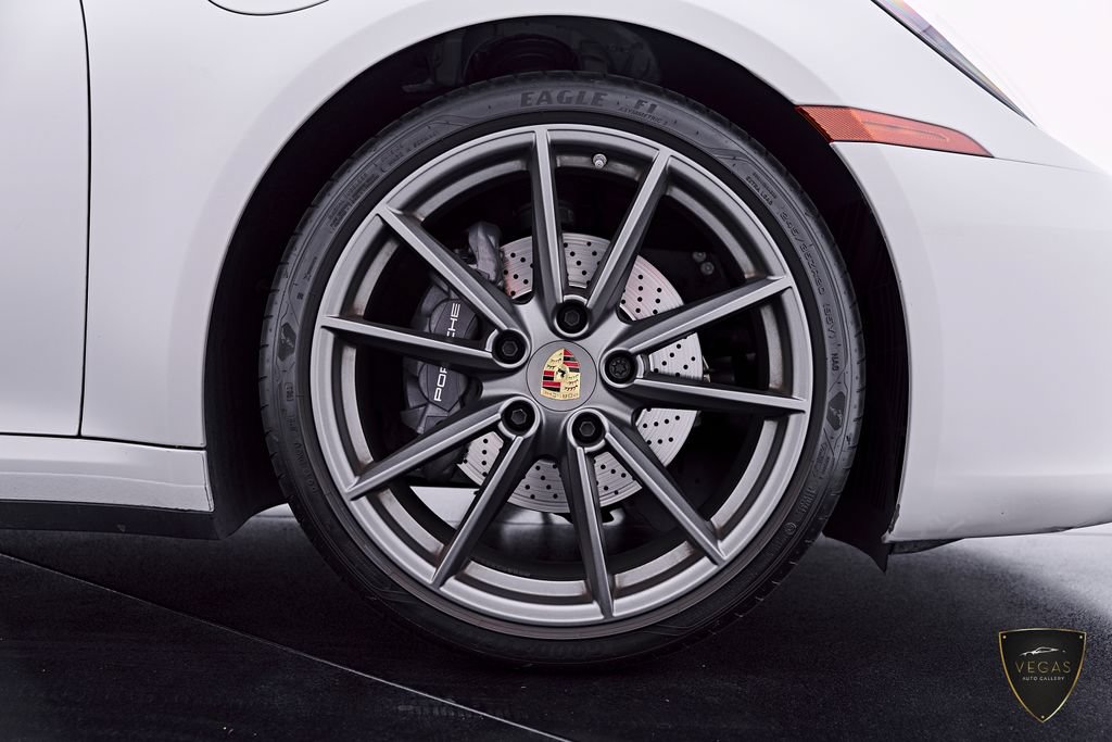 Used 2023 Porsche 911 Carrera RWD image 30