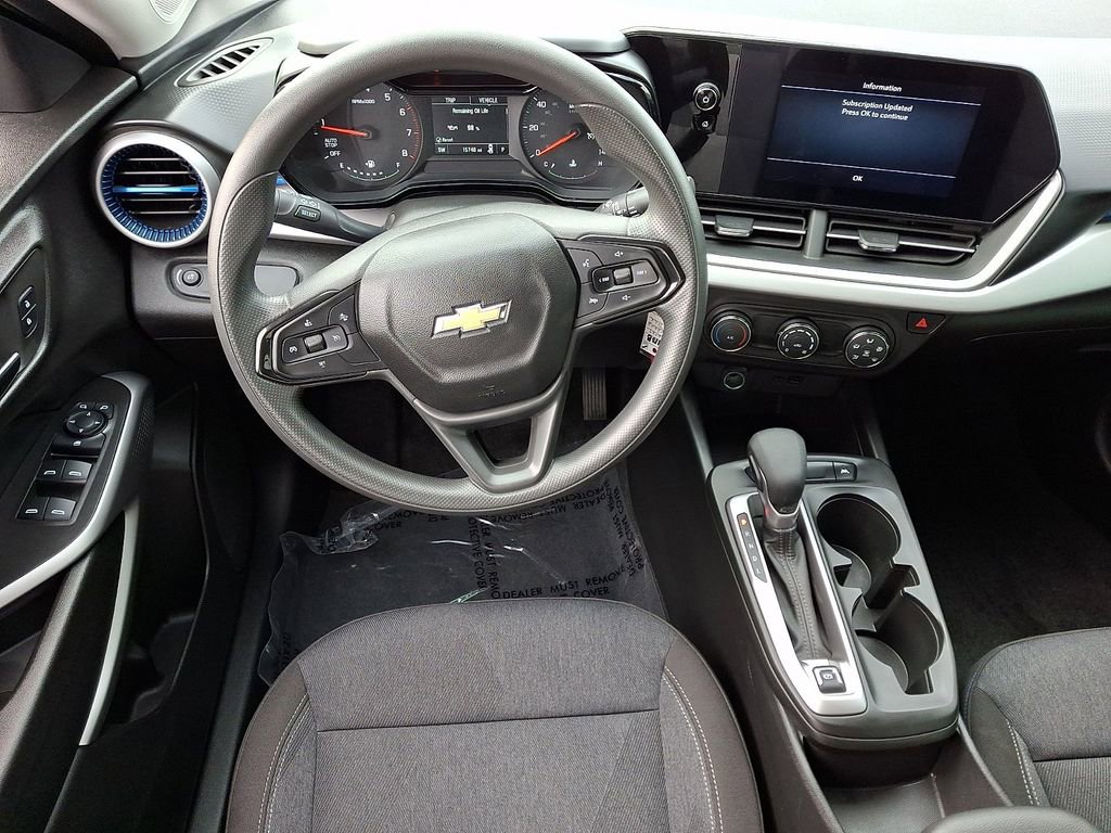 Used 2024 Chevrolet Trax LS image 13