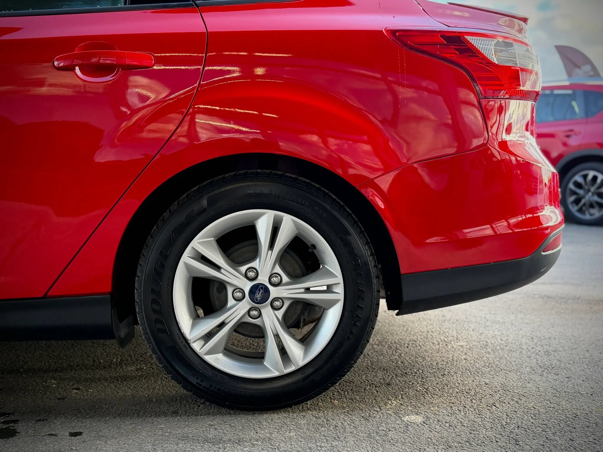 Used 2014 Ford Focus SE w/ SE Winter Package FWD image 26