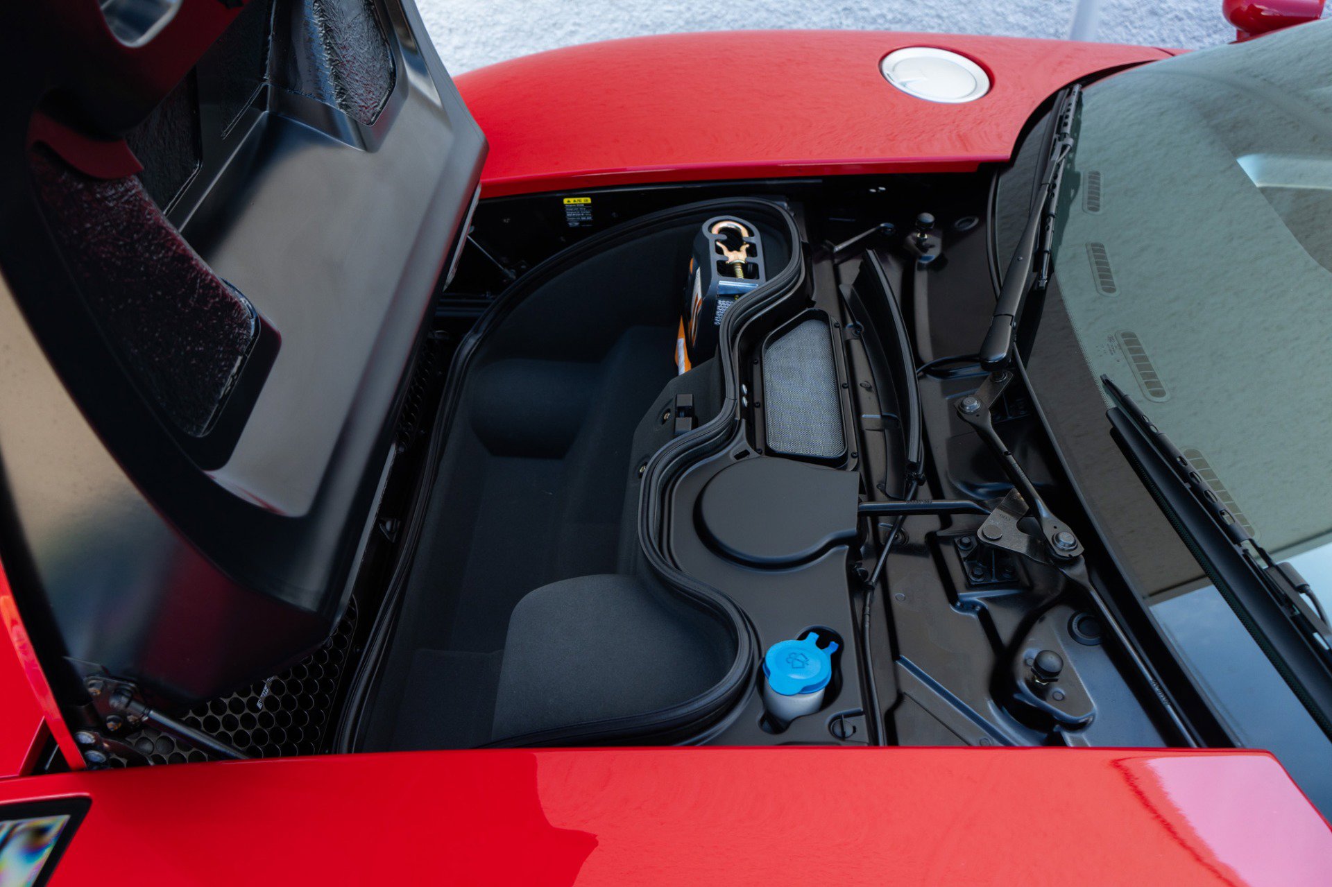 Used 2005 Ford GT RWD image 49
