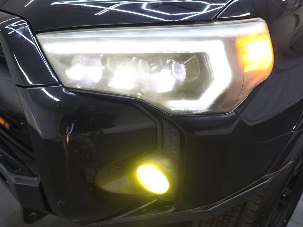 Used 2020 Toyota 4Runner TRD Off-Road Premium w/ Moonroof Package AWD/4WD image 27