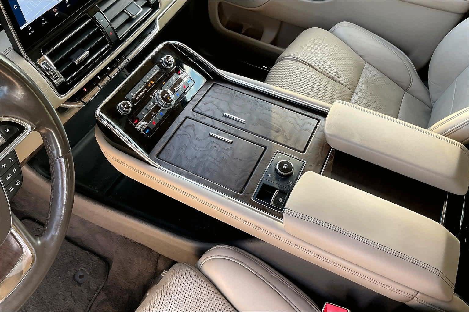 Used 2022 Lincoln Navigator Reserve AWD/4WD image 14
