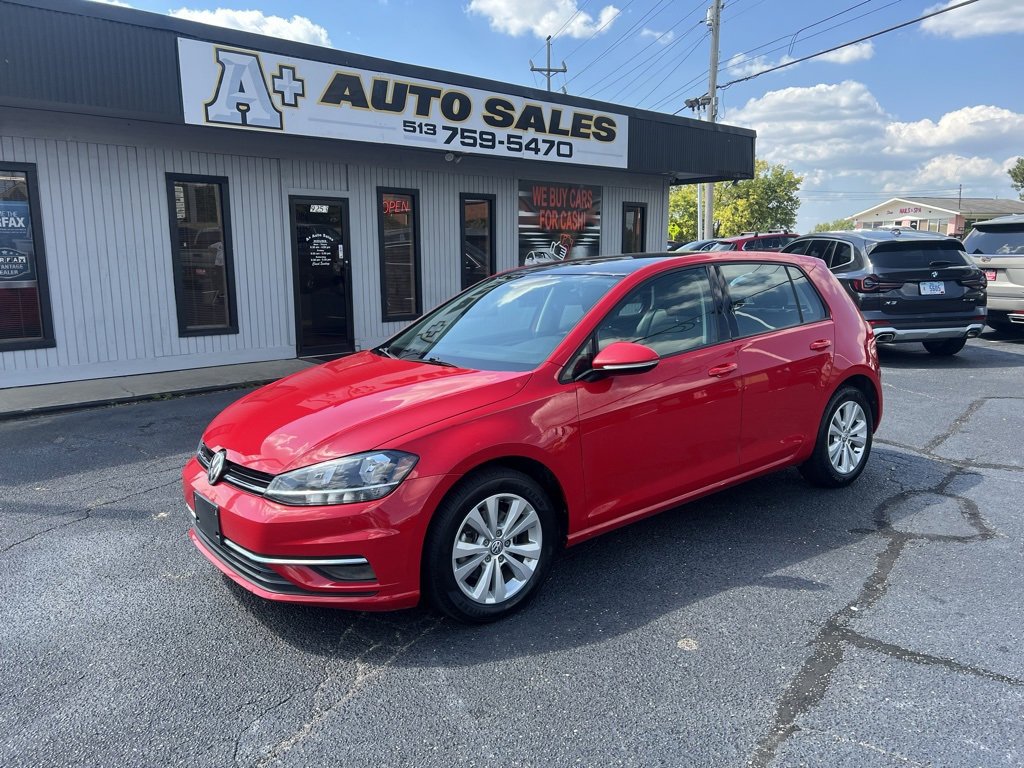Used 2018 Volkswagen Golf SE image 2