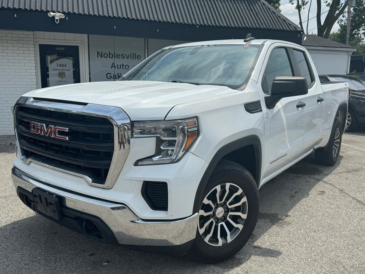 Used 2022 GMC Sierra 1500 Pro w/ Convenience Package AWD/4WD image 1