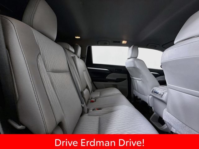 Certified 2018 Toyota Highlander Plus AWD/4WD image 28