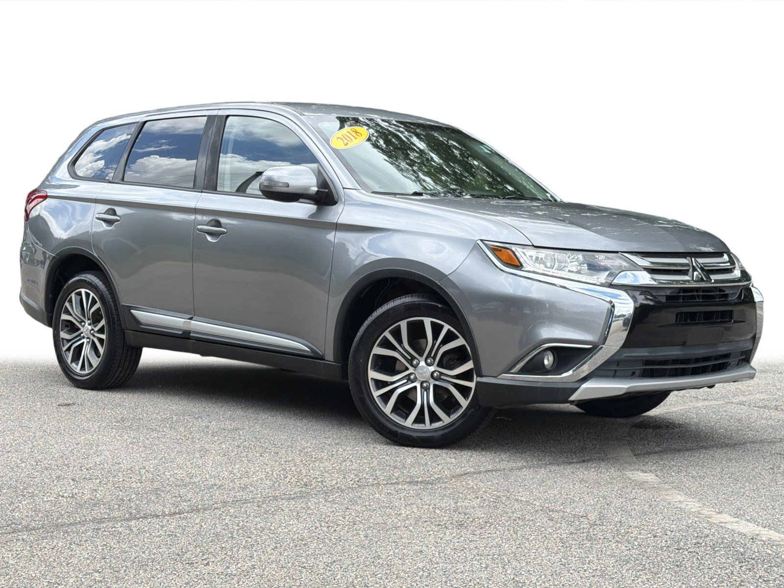Used 2018 Mitsubishi Outlander SE AWD/4WD image 2