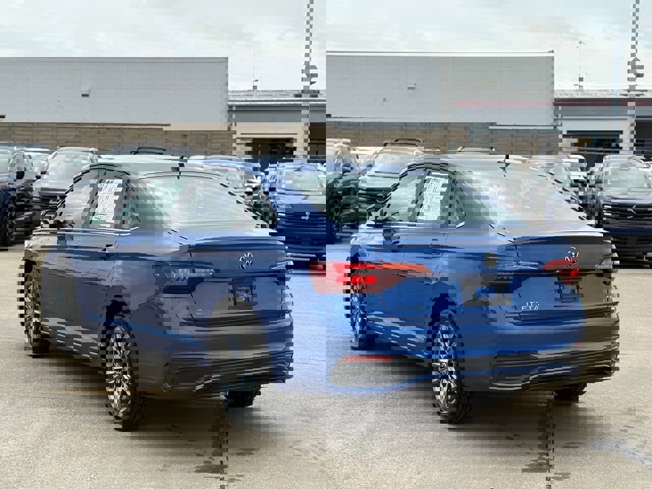 Used 2024 Volkswagen Jetta SE image 7