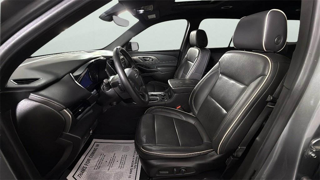 Used 2023 Chevrolet Traverse Premier w/ Redline Edition image 17