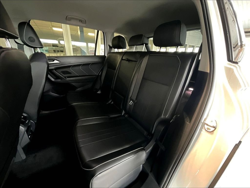 Used 2024 Volkswagen Tiguan SE image 15