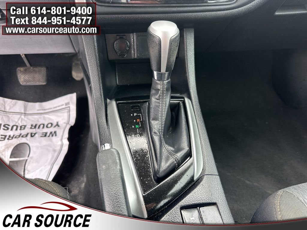 Used 2017 Toyota Corolla LE FWD image 17