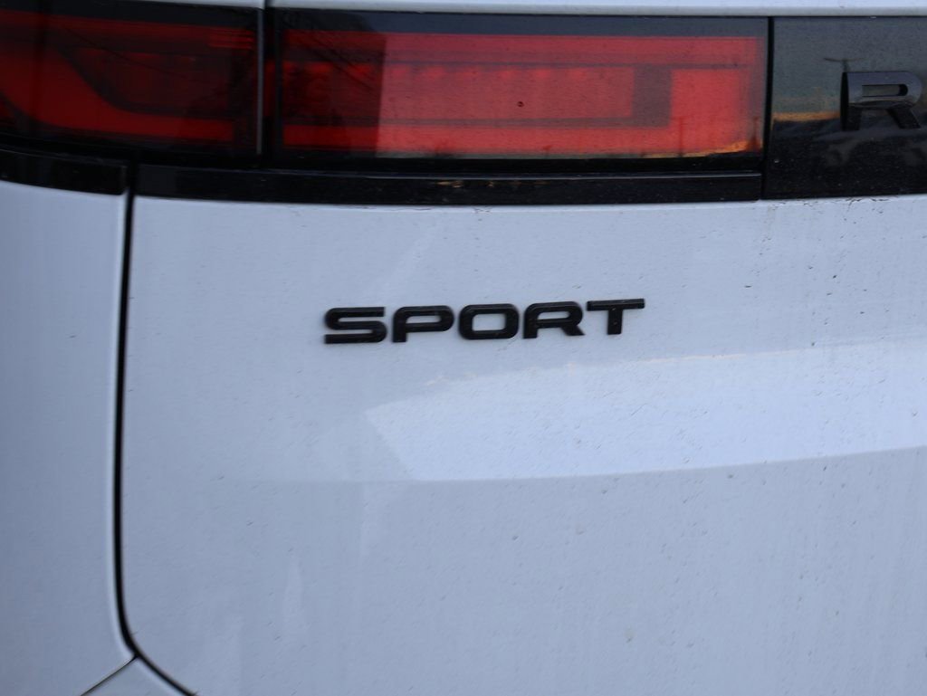 Used 2025 Land Rover Range Rover Sport Dynamic SE image 9