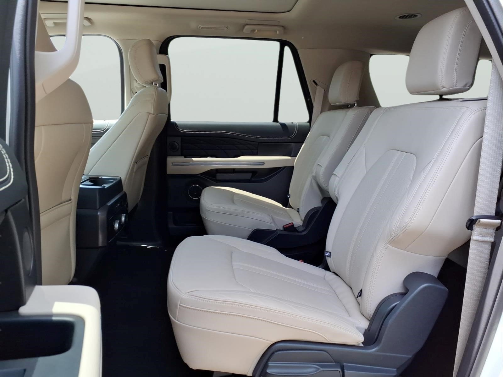 Used 2024 Ford Expedition Max Platinum AWD/4WD image 9