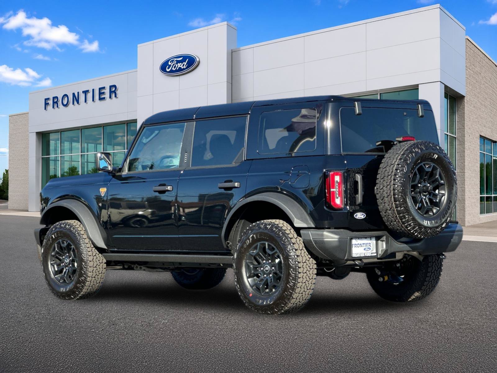 New 2026 Ford Bronco Badlands w/ Black Appearance Package AWD/4WD image 6