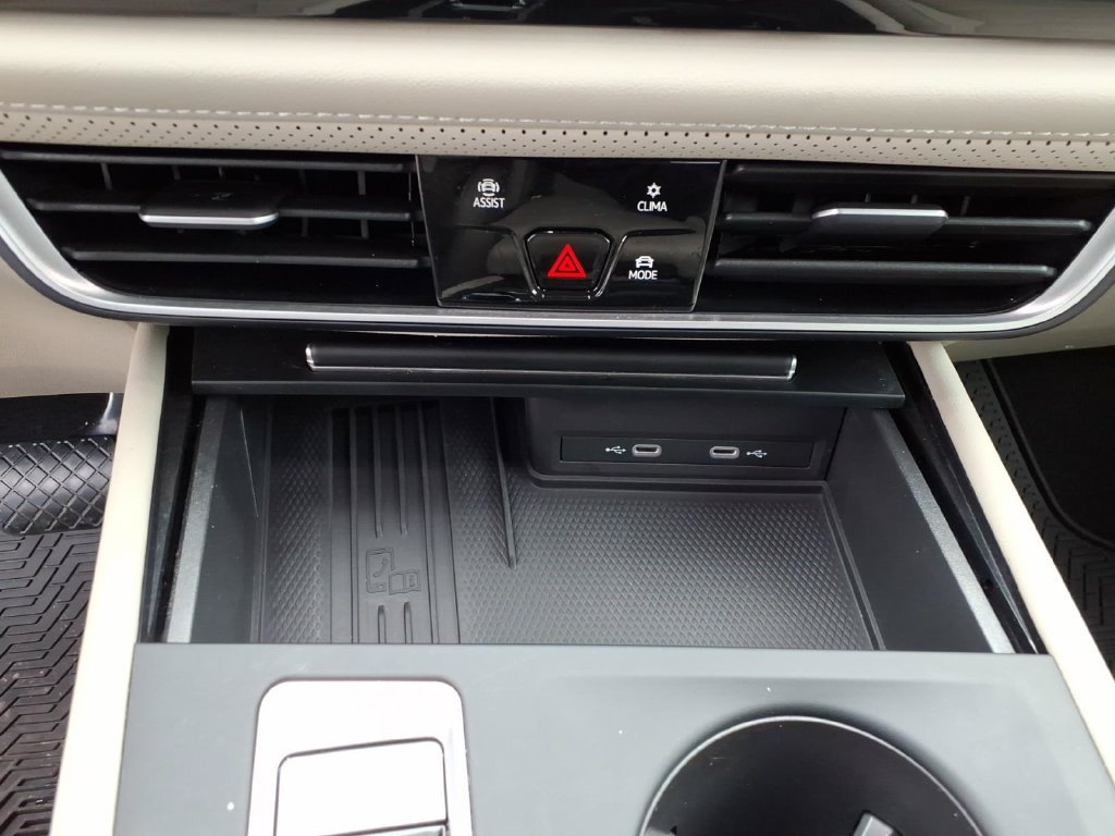 Used 2025 Volkswagen Atlas SE FWD image 29