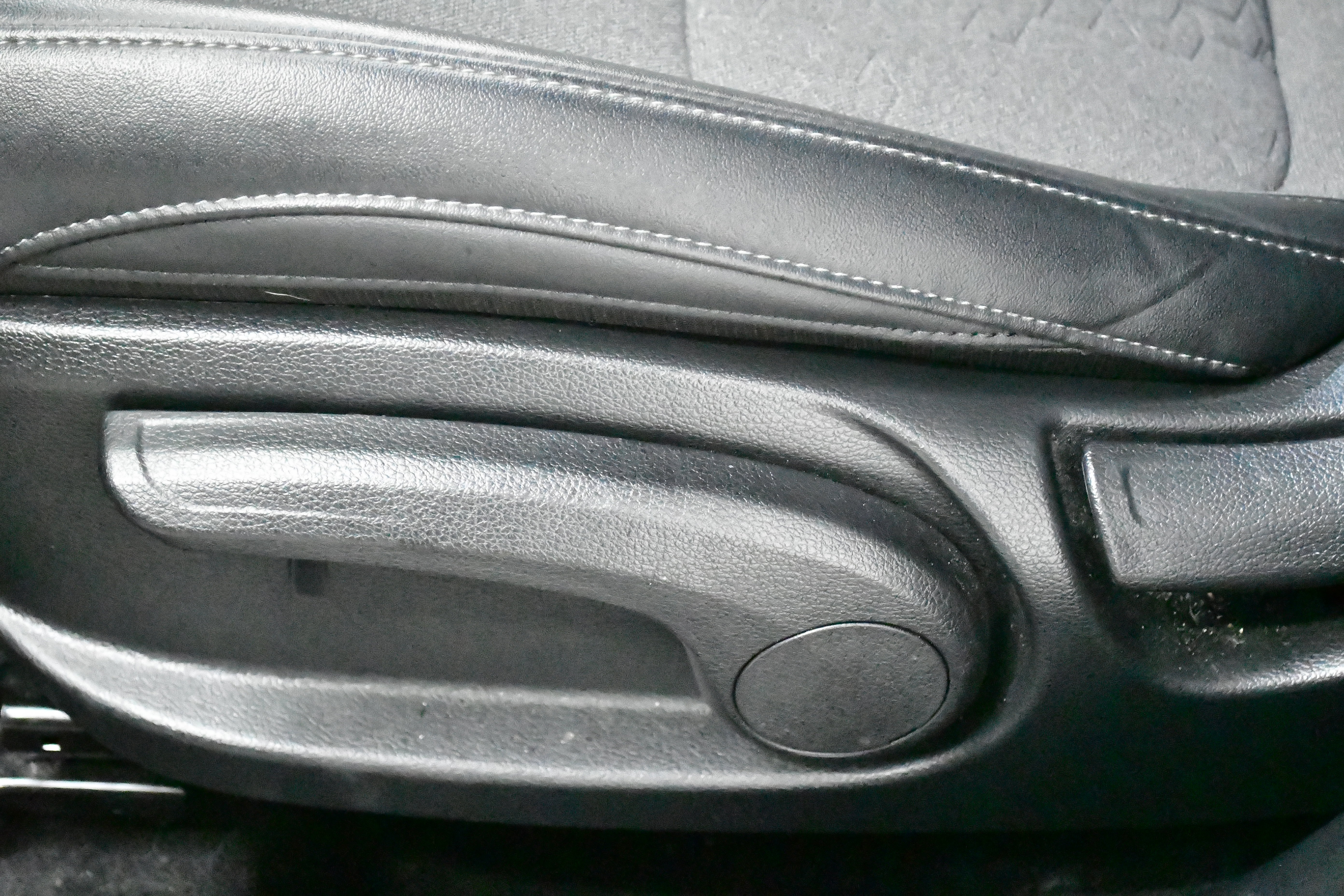 Used 2025 Kia Seltos S image 12