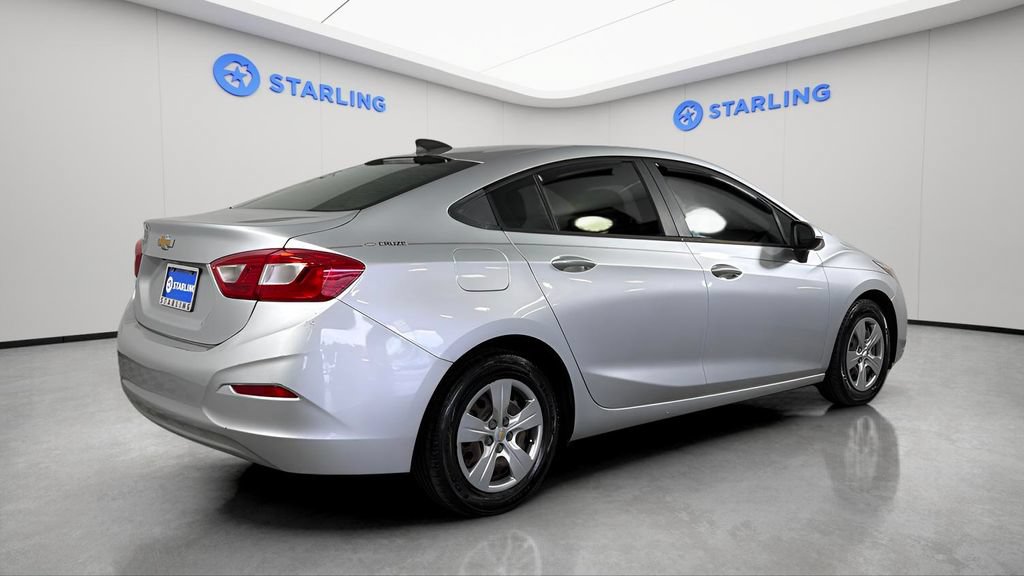 Used 2017 Chevrolet Cruze LS FWD image 9