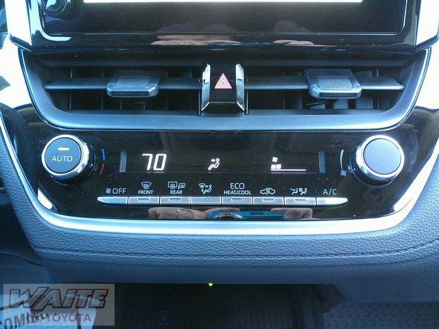 New 2026 Toyota Corolla Cross LE w/ Moonroof Package image 17