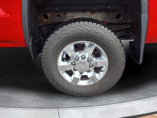 Used 2015 GMC Sierra 2500 SLT w/ Suspension Package, Off-Road AWD/4WD image 16