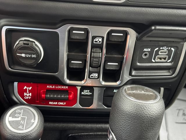 Certified 2025 Jeep Gladiator Mojave w/ Steel Bumper Group AWD/4WD image 36