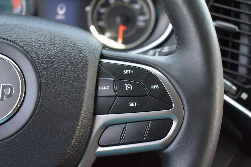Used 2019 Jeep Cherokee Limited AWD/4WD image 15