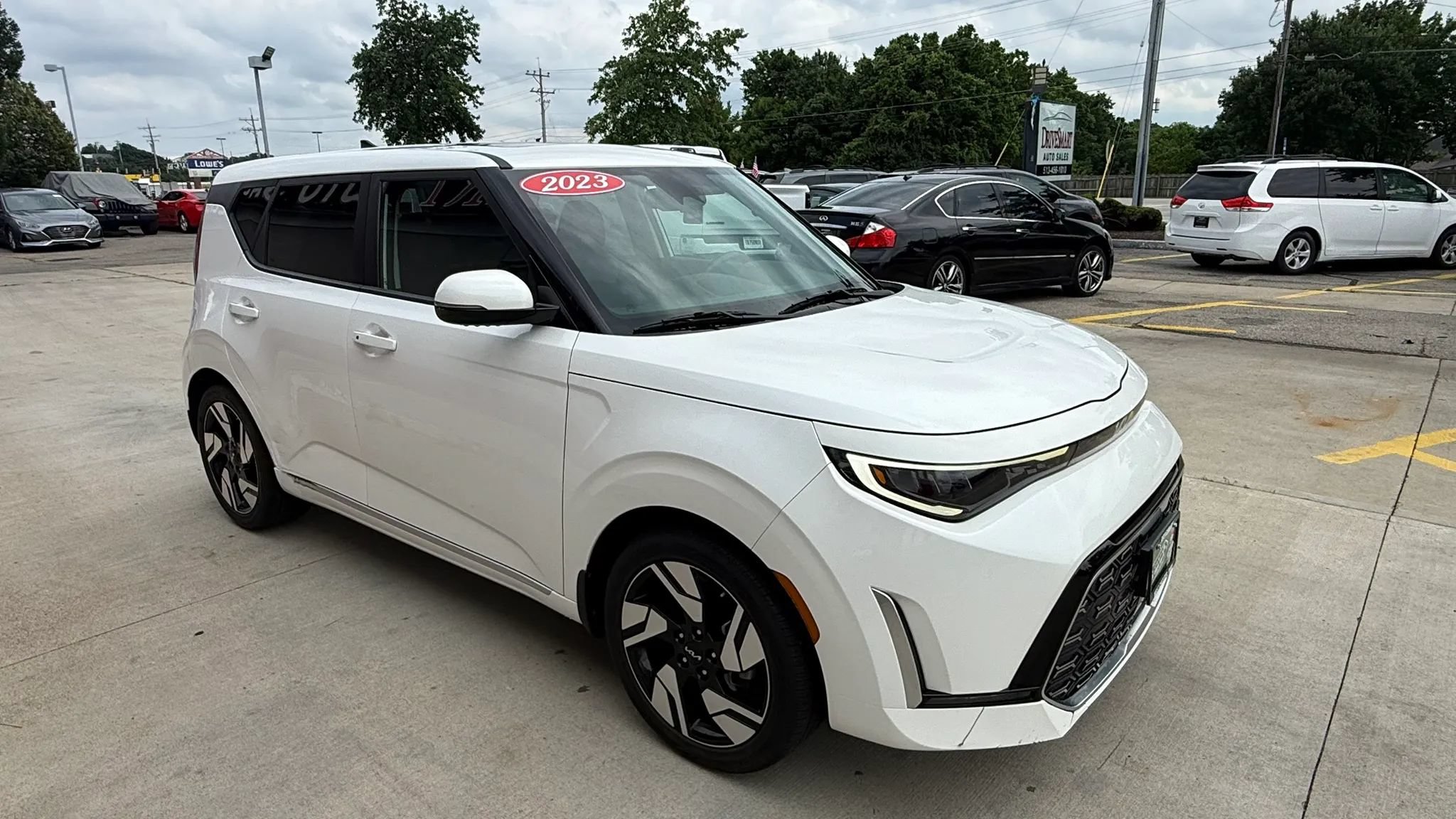 Used 2023 Kia Soul GT-Line w/ GT-Line Technology Package FWD image 2