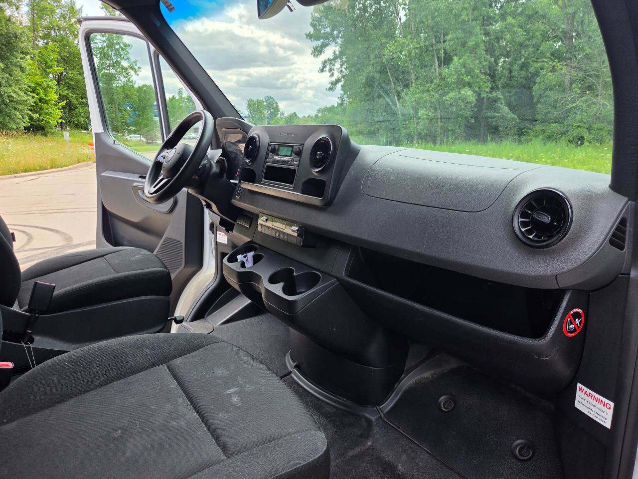 Used 2019 Freightliner Sprinter 144 RWD image 32