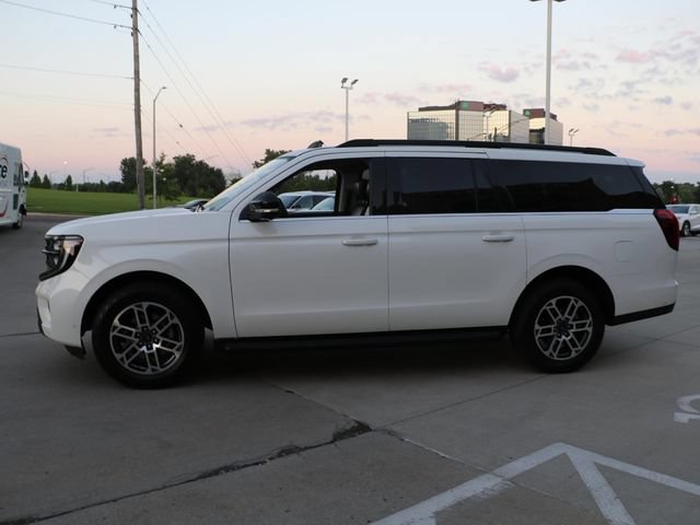 Used 2025 Ford Expedition Max Active AWD/4WD image 4