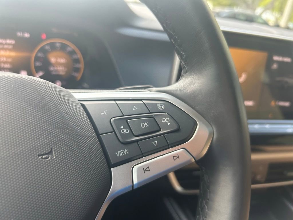 Certified 2024 Volkswagen Atlas Cross Sport SEL R-Line image 21