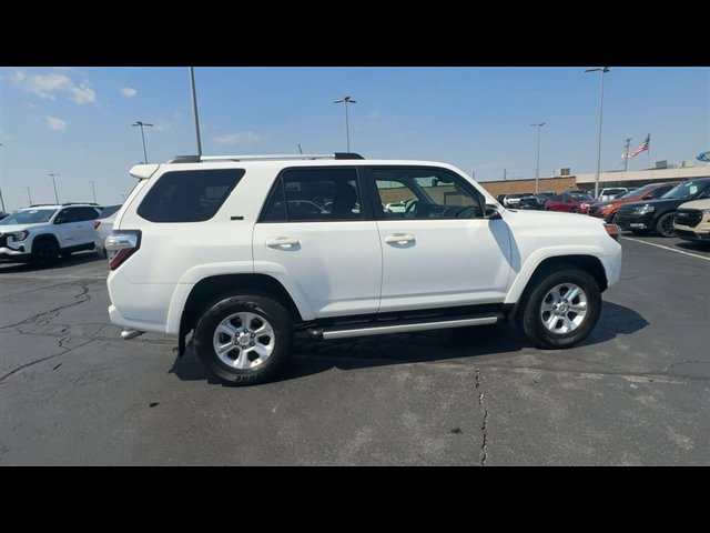 Used 2020 Toyota 4Runner SR5 Premium w/ Moonroof Package AWD/4WD image 9